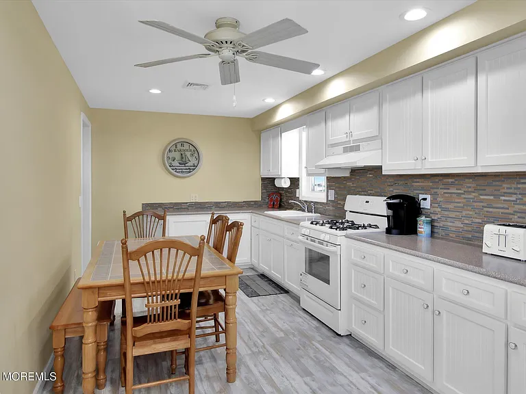 222 Hiering Ave — Photo 8