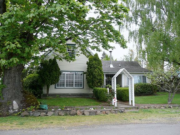 Front of house taken from Sixth Street May 2008