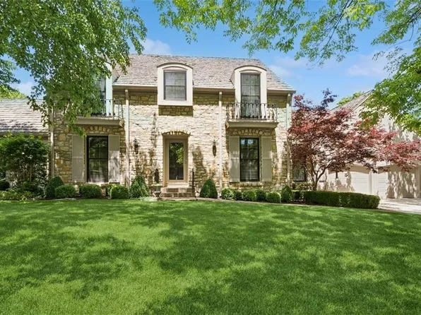 22 Coventry Ct, Prairie Village, KS 66208