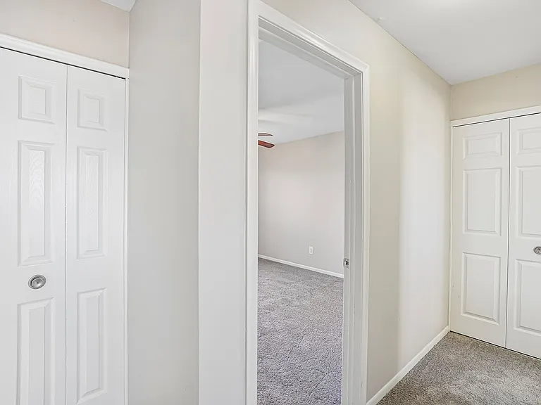 Rivercrest Apartments — Photo 103