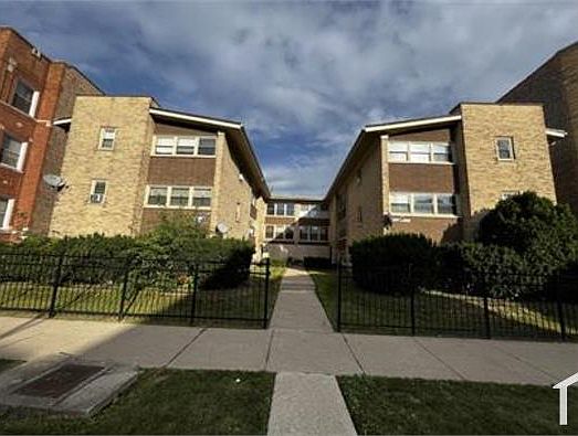 1st image of 11011 S Vernon Ave #2