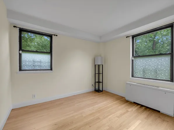 4705 Henry Hudson Parkway image 14 of 23