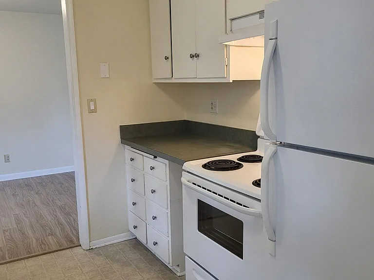 1585 Bogart Ln — Photo 9
