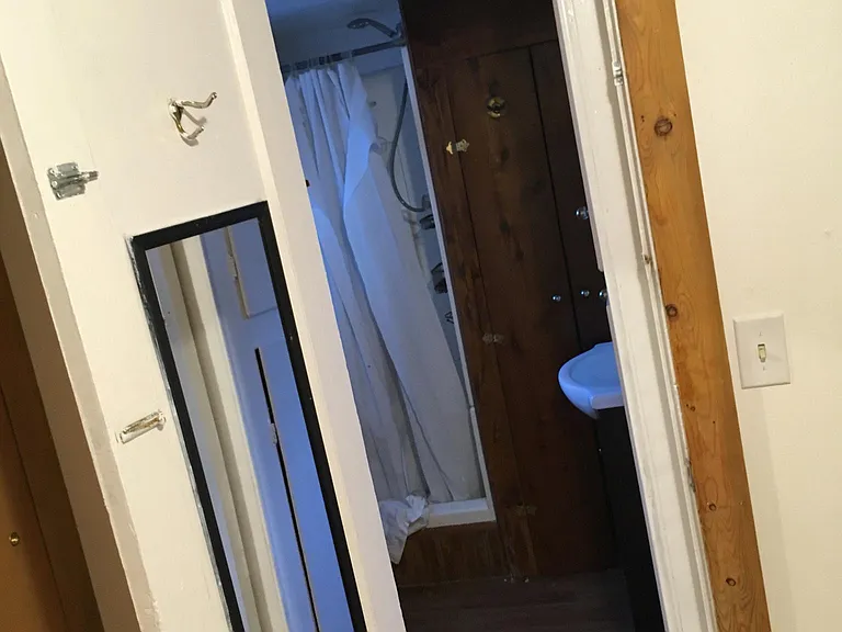 1909 Colby Ave #2 — Photo 2