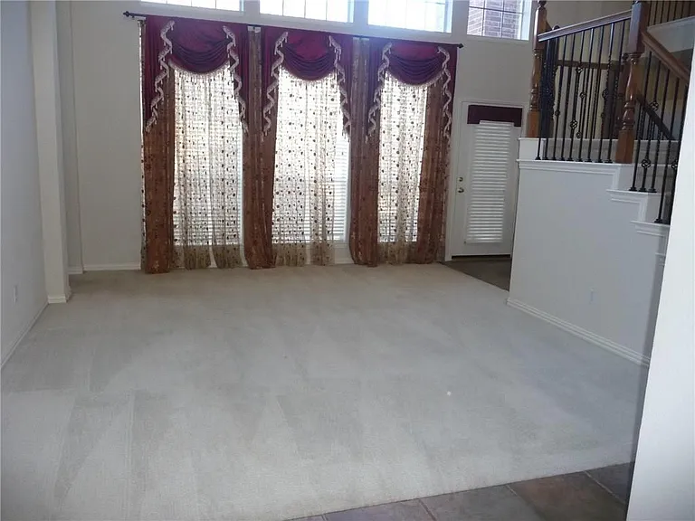715 Wheaton Ct — Photo 11