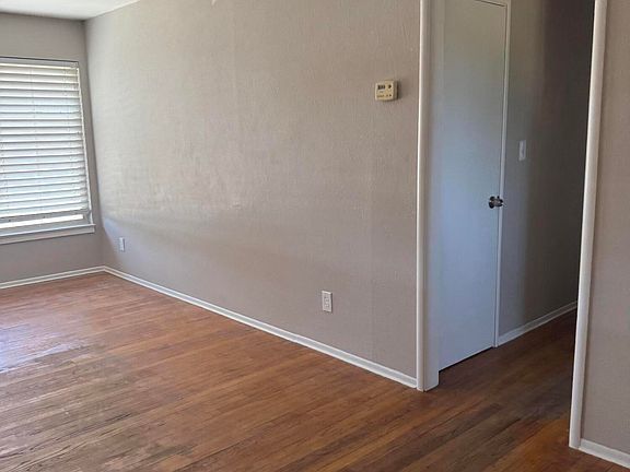 4th image of 1609 Pleasant Way