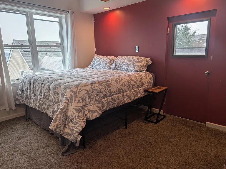 2nd floor: bedroom 2