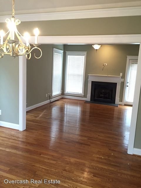 1st image of 16415 Kelly Park Cres