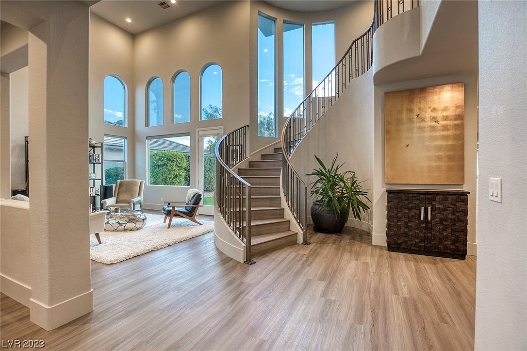 2635 Turtle Head Peak Dr