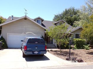 733 Spinnaker Ct, Clearlake Oaks, CA 95423