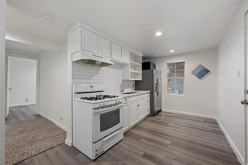 Building Photo - 901 Valdez St #A