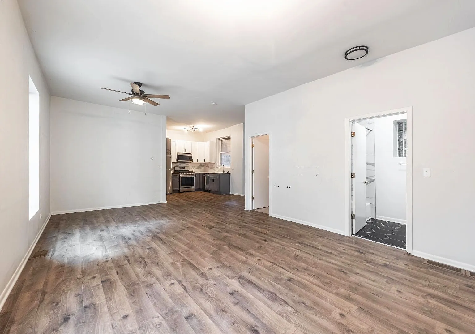 2 bed, 900 sqft, $2,395 — Photo 1