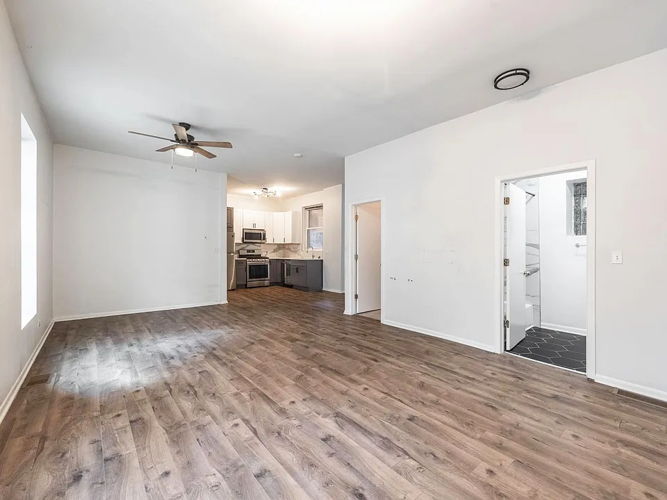 2724 W Chicago Ave #1F