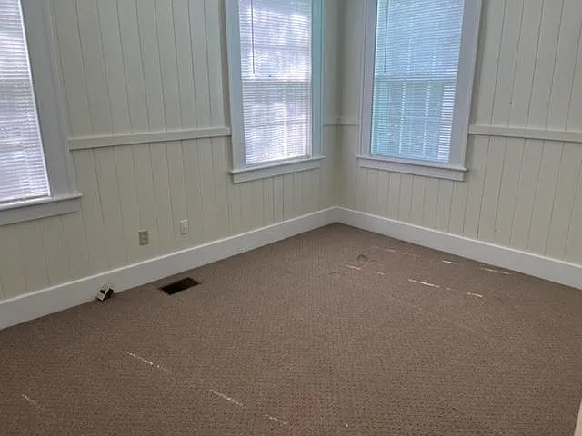 705 Lovell Ave — Photo 11