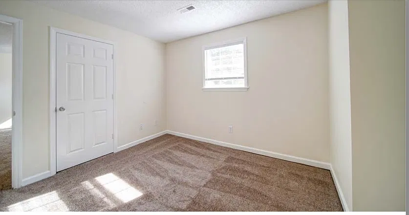 1916 Phillips Ave — Photo 3