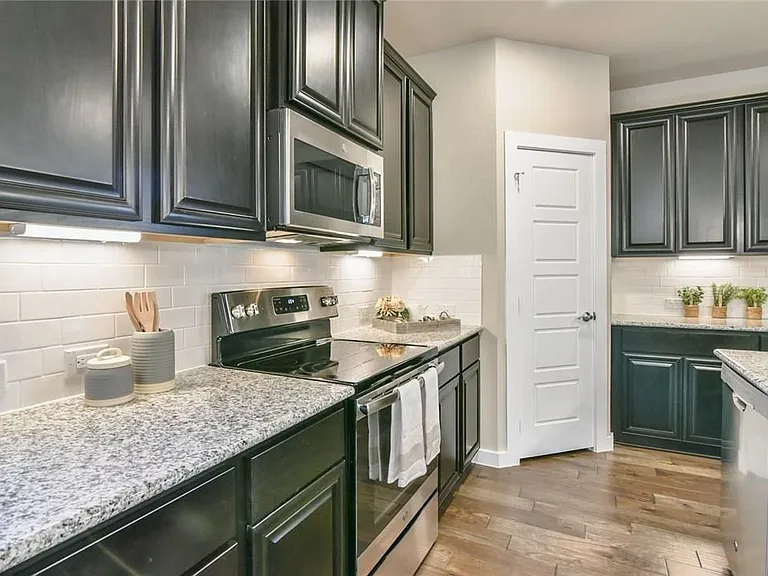 2305 Paxton Way — Photo 21