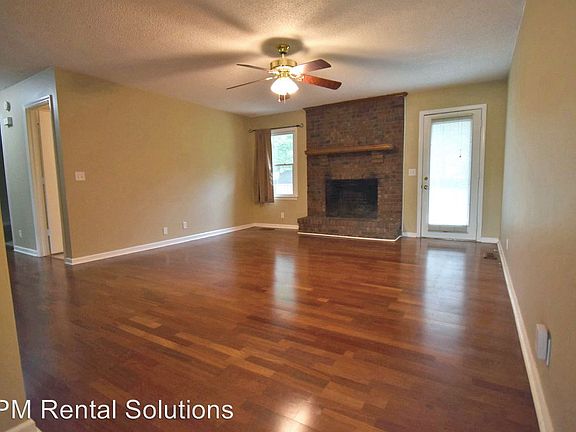3rd image of 3161 Asbury Ln