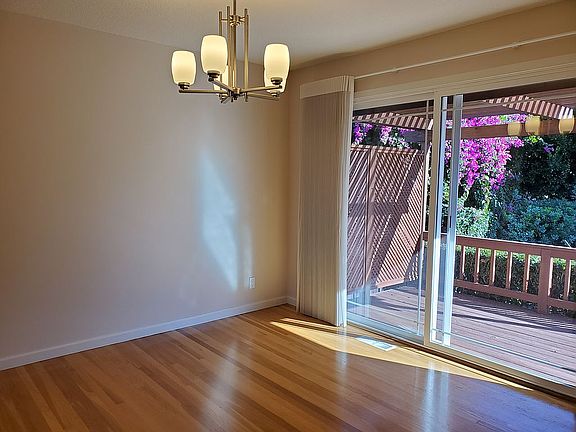 4th image of 1008 Pepper Ave