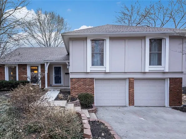 10918 W 100th Pl, Overland Park, KS 66214