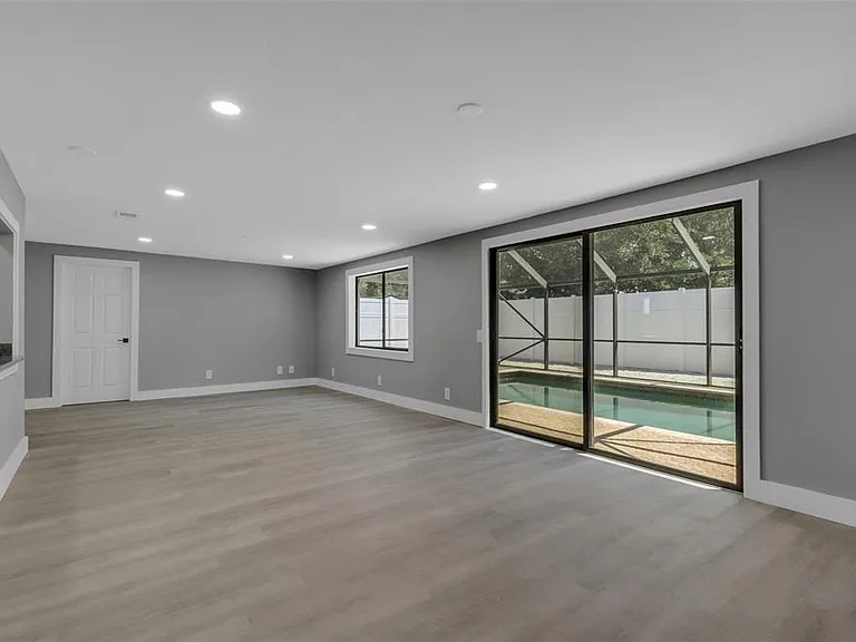 4645 Hunter Ridge Dr — Photo 38