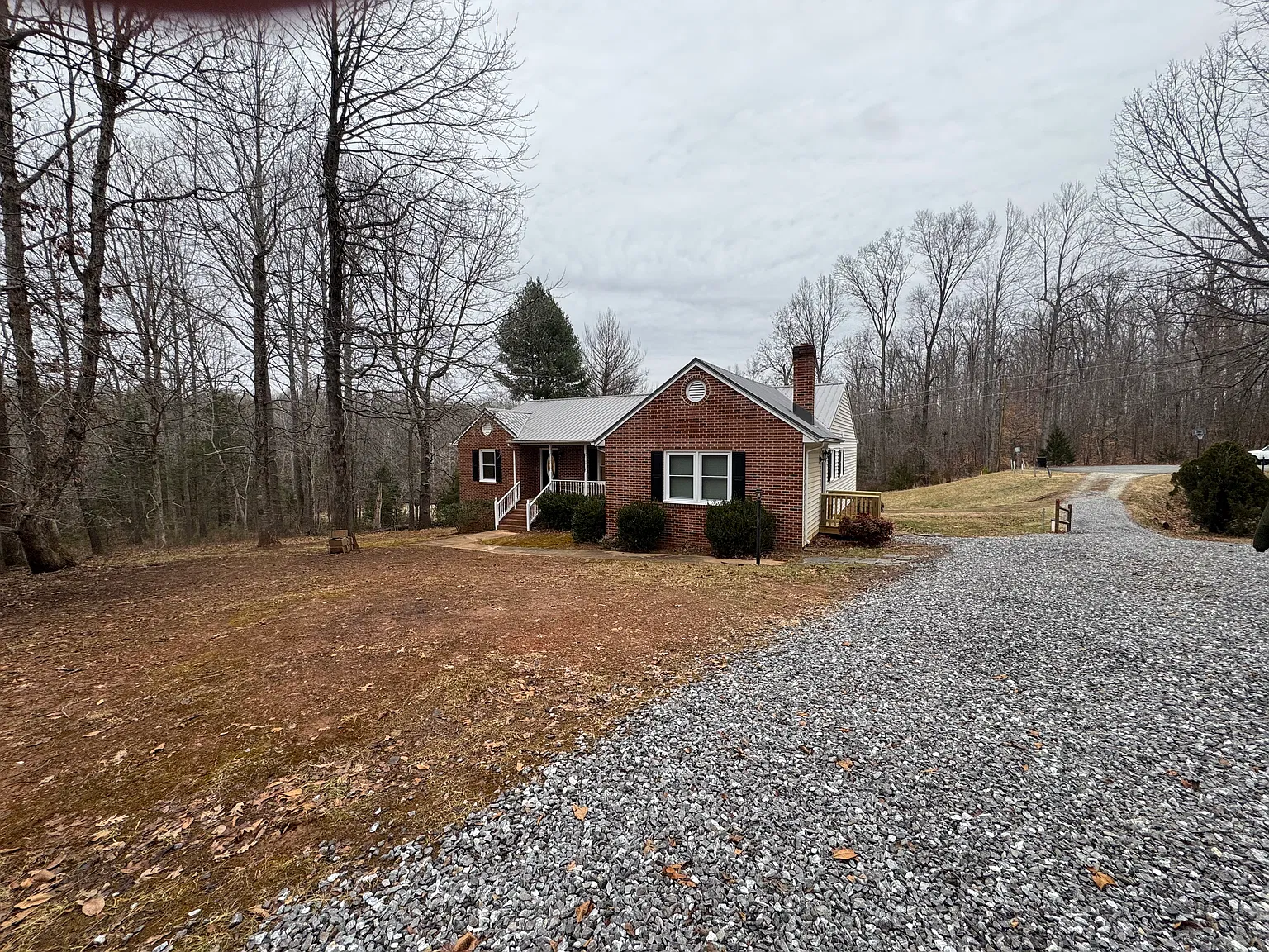 3 bed, 1800 sqft, $1,550 — Photo 2
