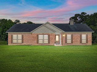 1102 Spring Branch Dr, Cove, TX 77523