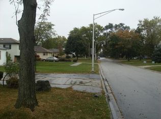 33 S Wisconsin Ave, Addison, IL 60101