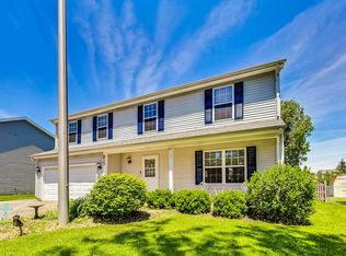 510 Porten Rd, Island Lake, IL 60042