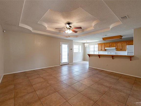 3rd image of 721 Dove Ave