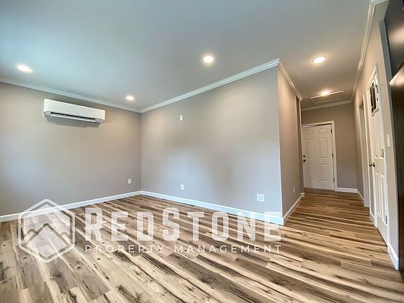 4th image of 909 Washington St APT C