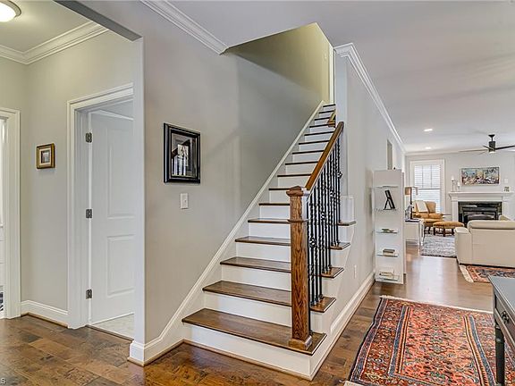 5th image of 110 Beckham Dr