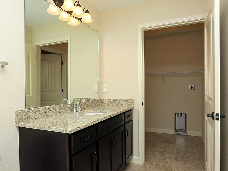 Anderson House Apartments — Photo 6