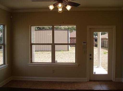 3rd image of 713 Barataria Blvd