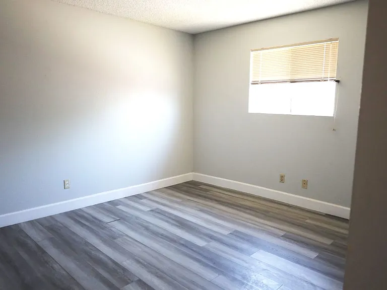 1309 E Cartier Ave #1-2 — Photo 15