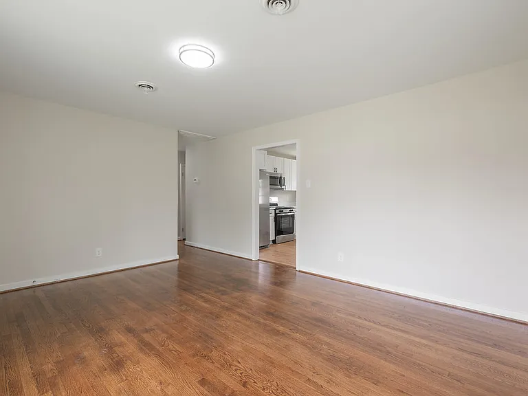 8711 Lakefront Dr — Photo 7