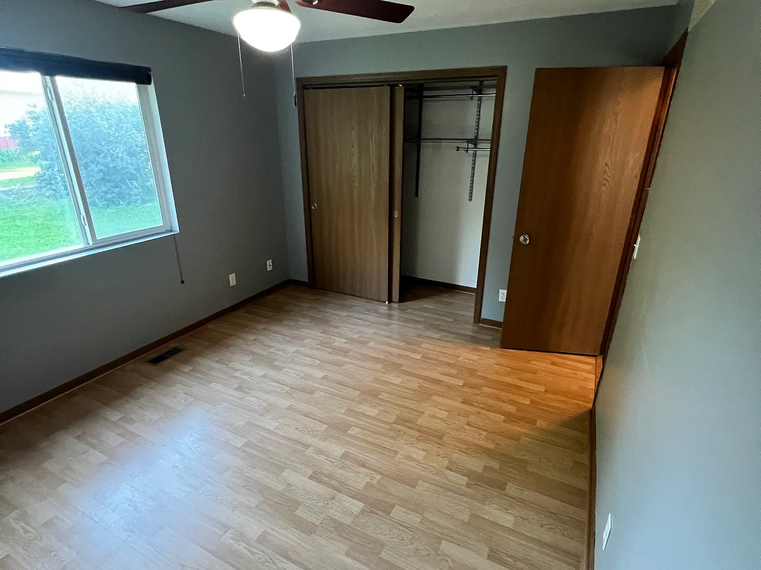 4 bed, $1,800 — Photo 1