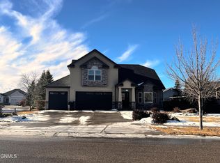 1519 Creekside Dr W, Williston, ND 58801