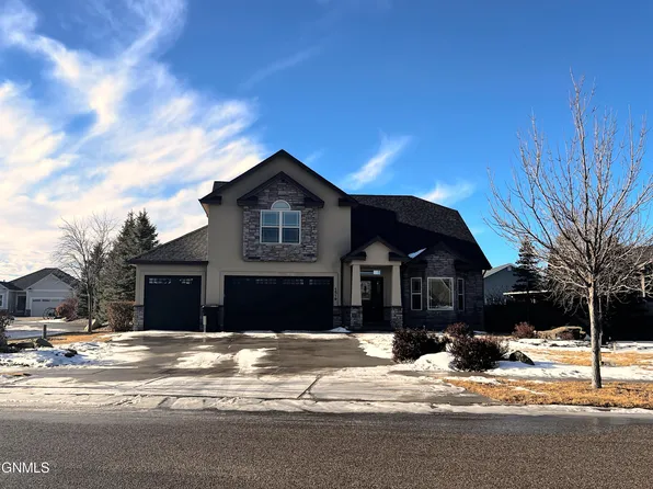 1519 Creekside Dr W, Williston, ND 58801
