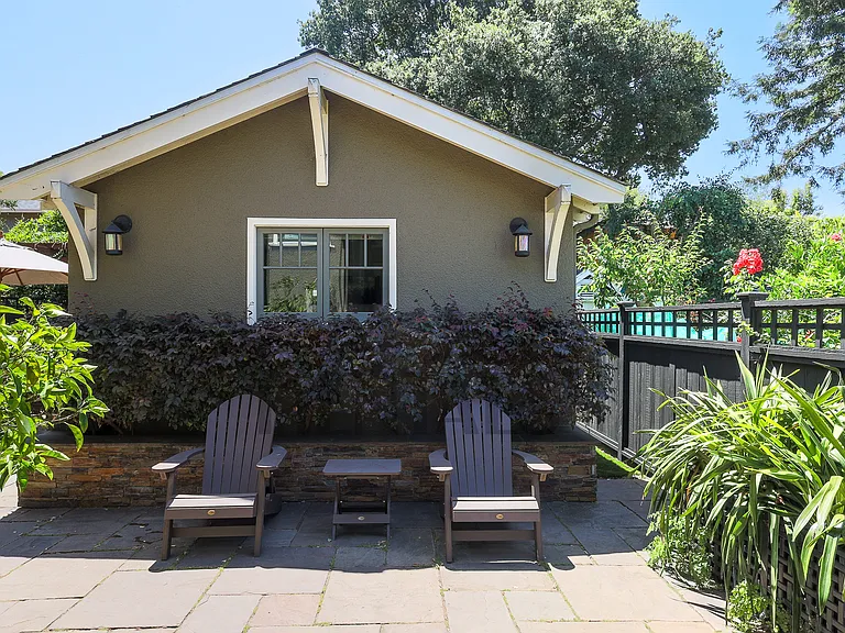 5866 Chabot Rd — Photo 2
