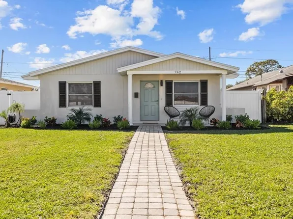 742 91st Ave N, Saint Petersburg, FL 33702
