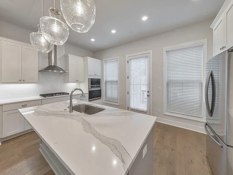 413 Bishop Ln — Photo 18