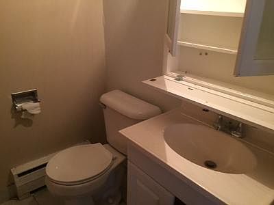 5th image of 1533 Harlem Ave APT 2W