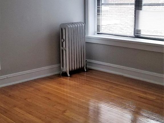 2nd image of 3150 N Karlov Ave #3