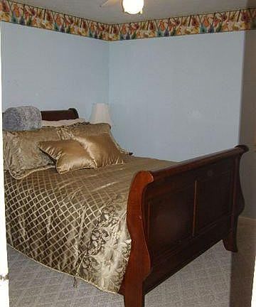 5th image of 208 Berwick Ln