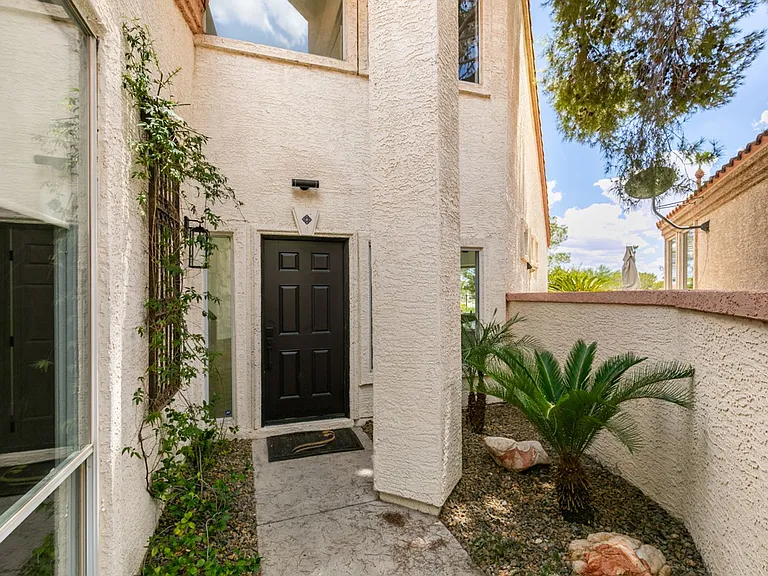 8941 Diamond Falls Dr — Photo 8