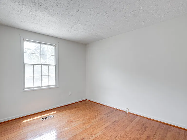 1604 Barnstead Dr — Photo 24