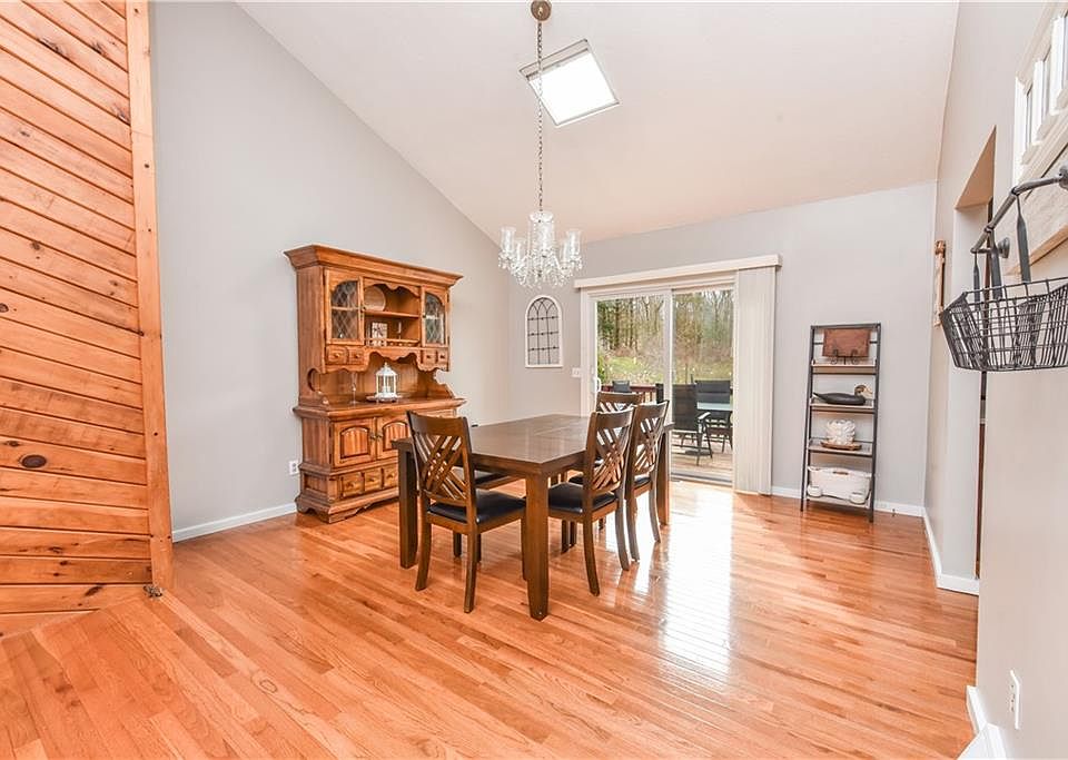 82 Highwood Dr, Coventry, RI 02816 Zillow