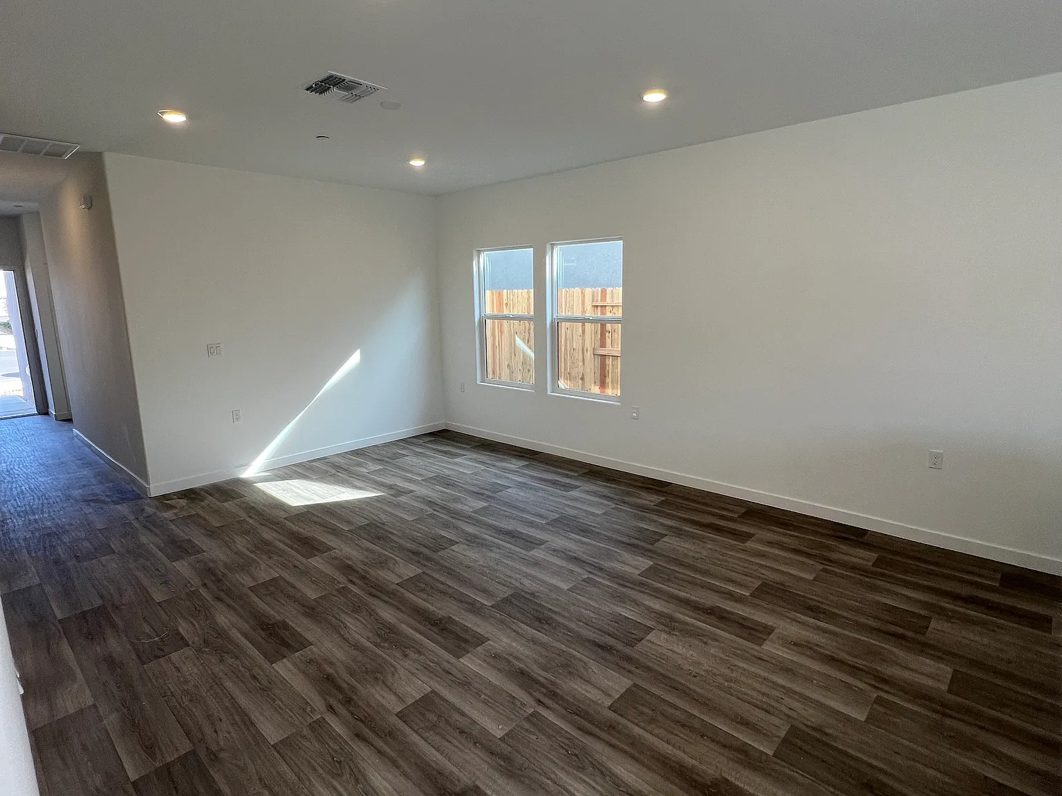 3 bed, 1341 sqft, $2,390 — Photo 2