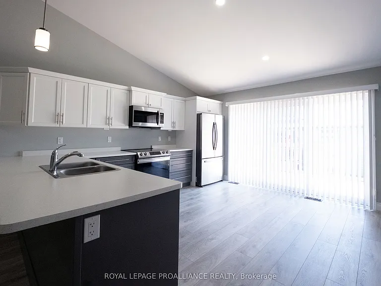 22 Stirling Cres — Photo 8