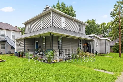 1452 Woodlawn Ave Photo 1